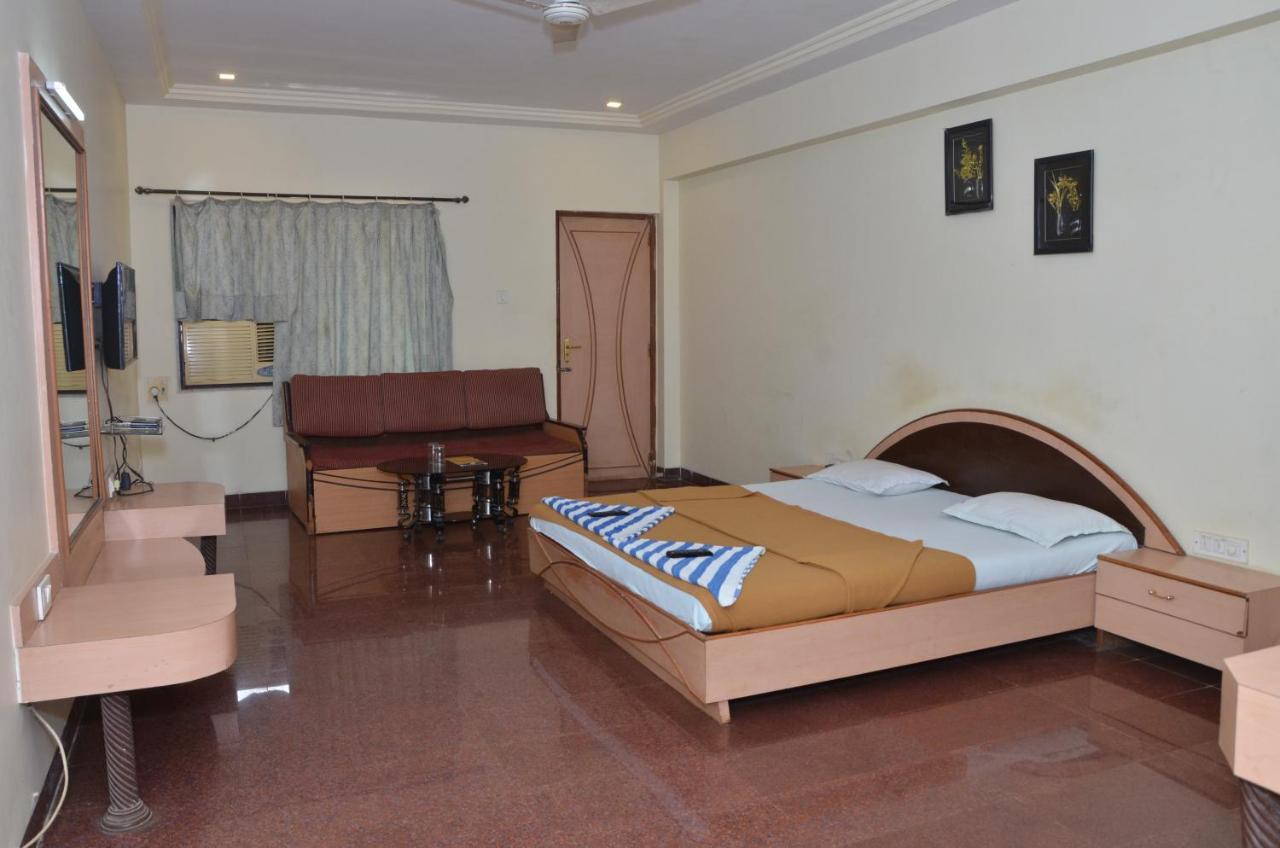 Golden Resort&Farm Nashik Exterior foto