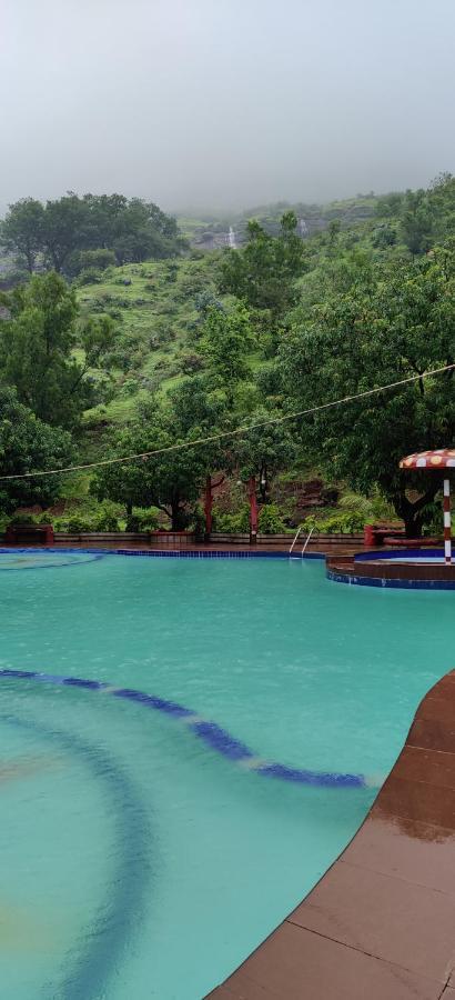 Golden Resort&Farm Nashik Exterior foto