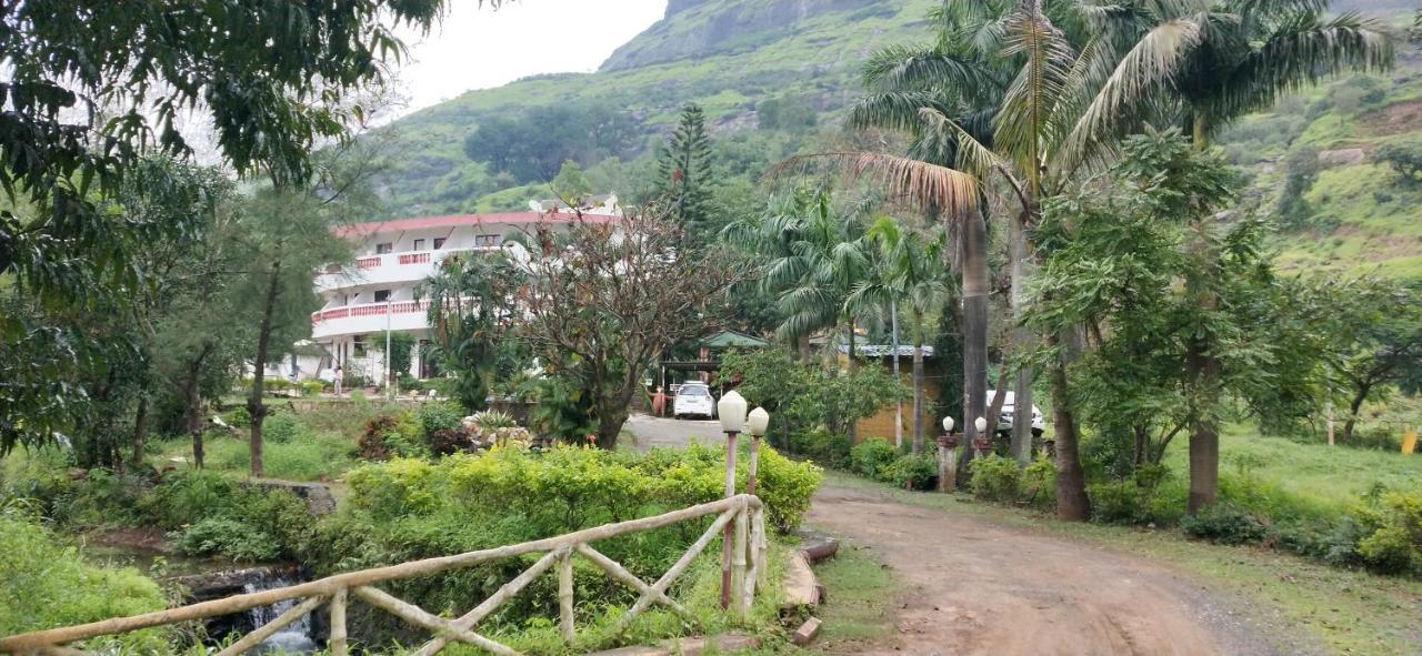Golden Resort&Farm Nashik Exterior foto