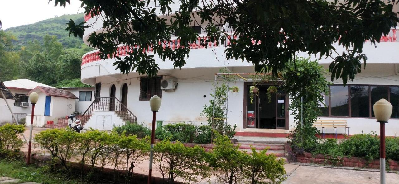 Golden Resort&Farm Nashik Exterior foto
