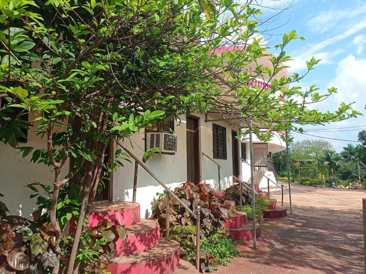 Golden Resort&Farm Nashik Exterior foto